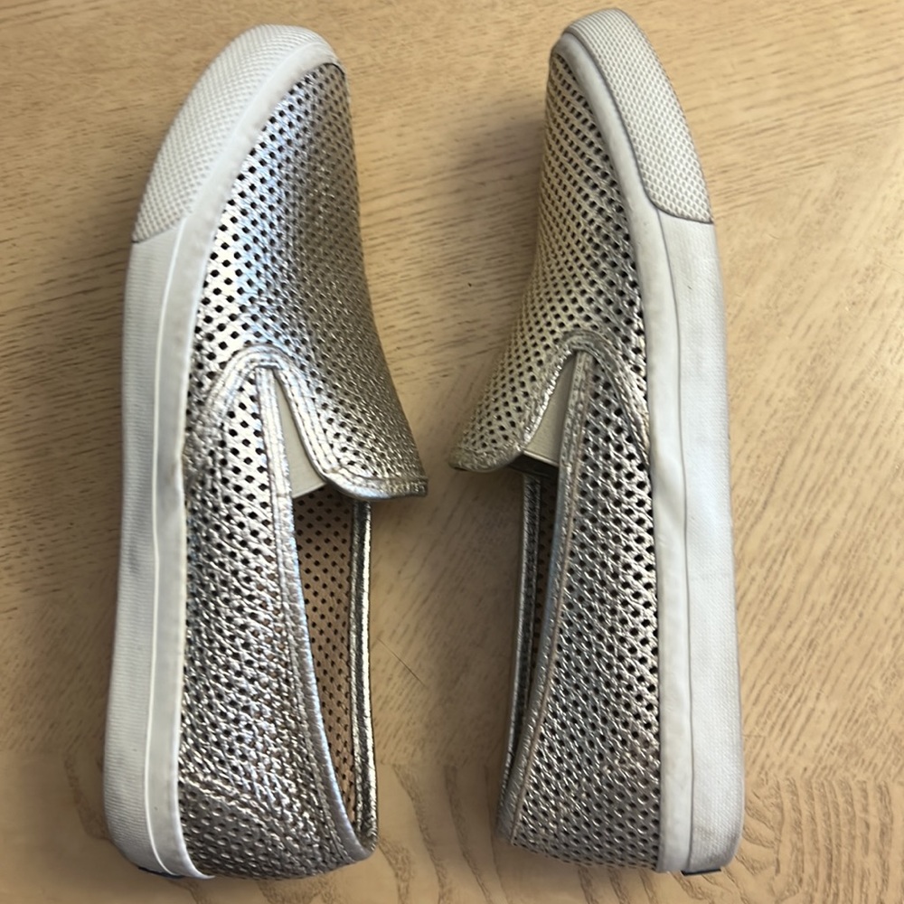 SPERRY Top-Sider. Flat casual loafers size 9.5 MED. Gold metallic finish. - Picture 4 of 7